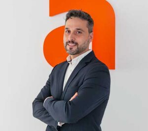jordi-cirujeda-450x400-1-300x267